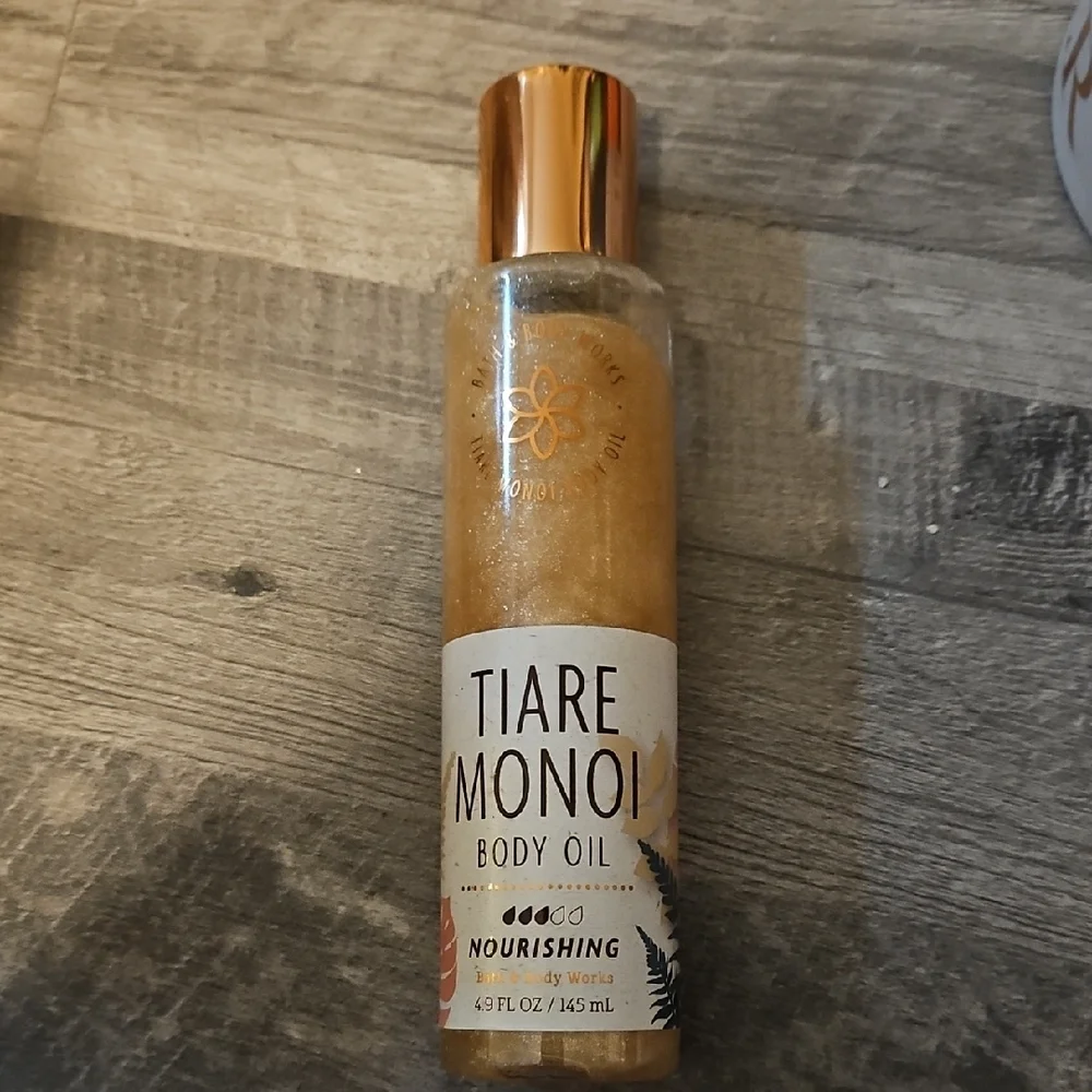 BRAND NEW ** RARE ** Tiare Monoi Body Oil with Gold Cap